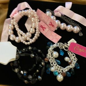 Ladies new eight piece lot of beautiful assorted bracelets